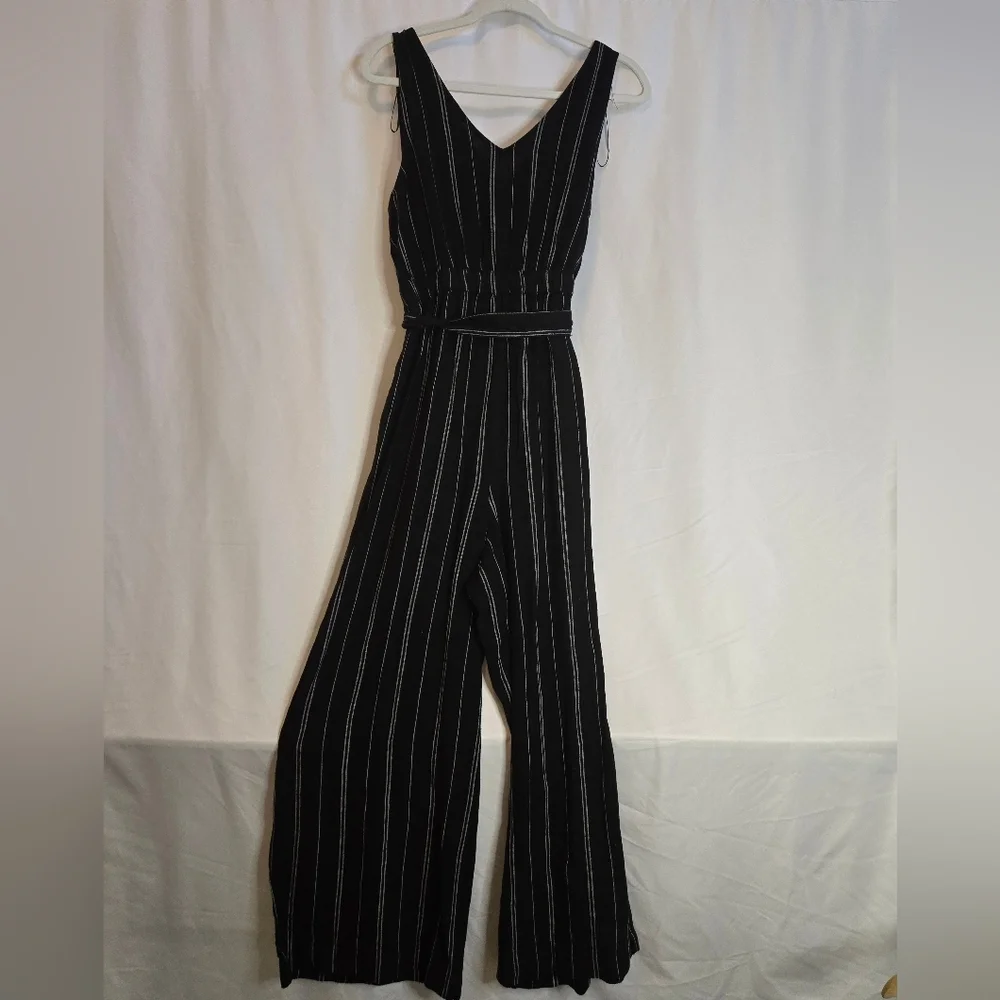 🌿Time and Tru NWT Sleeveless Floral Linen-Blend Cropped Jumpsuit – Size M🌿NWT - Picture 6 of 10